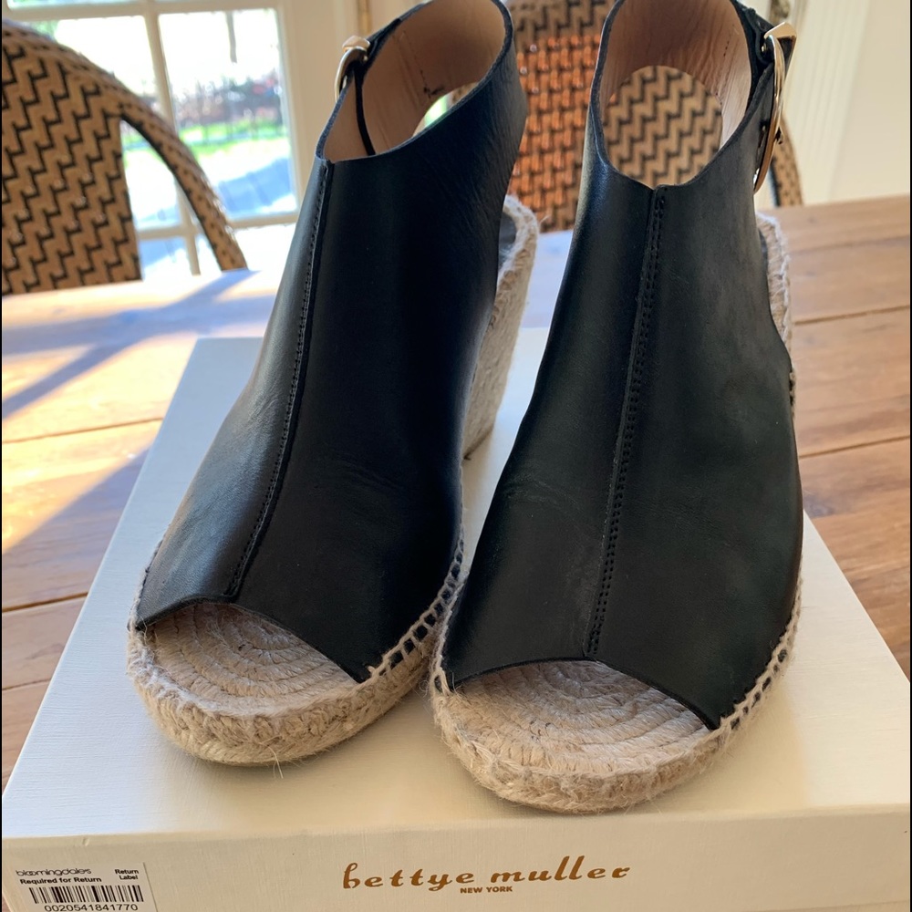 Bettye Muller espadrille sandals!!